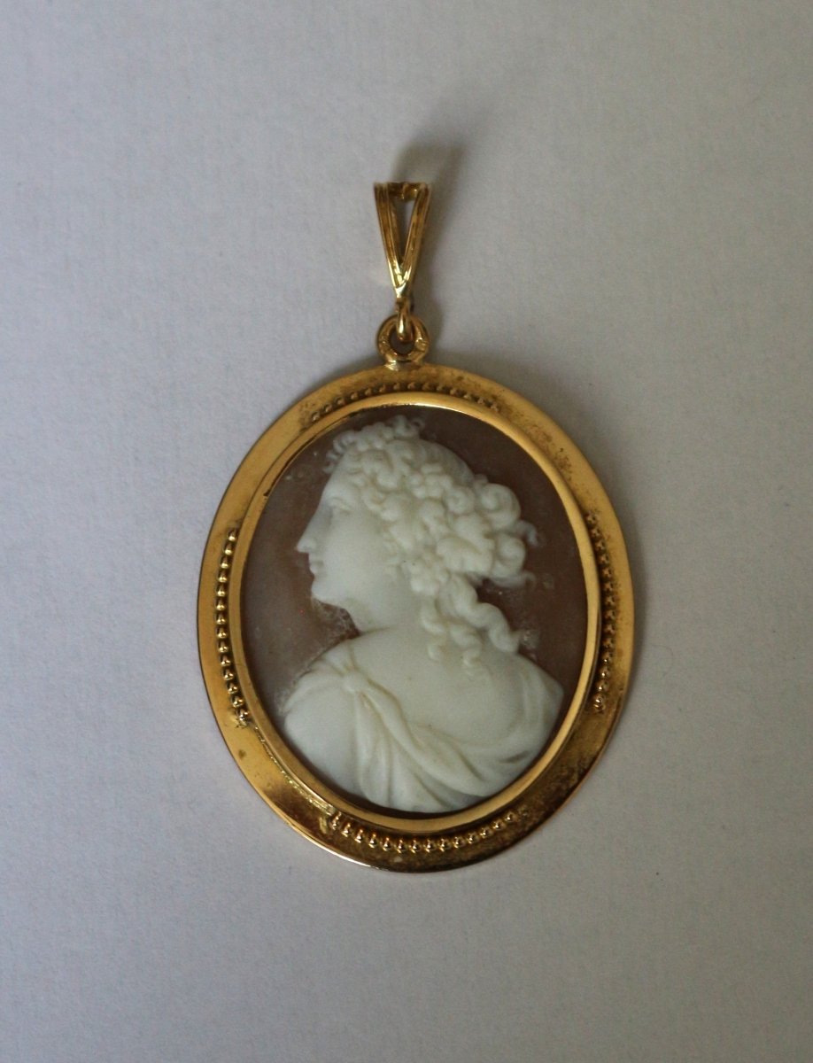 Pendentif camée ancien en or jaune XIXe - Maison Eloe