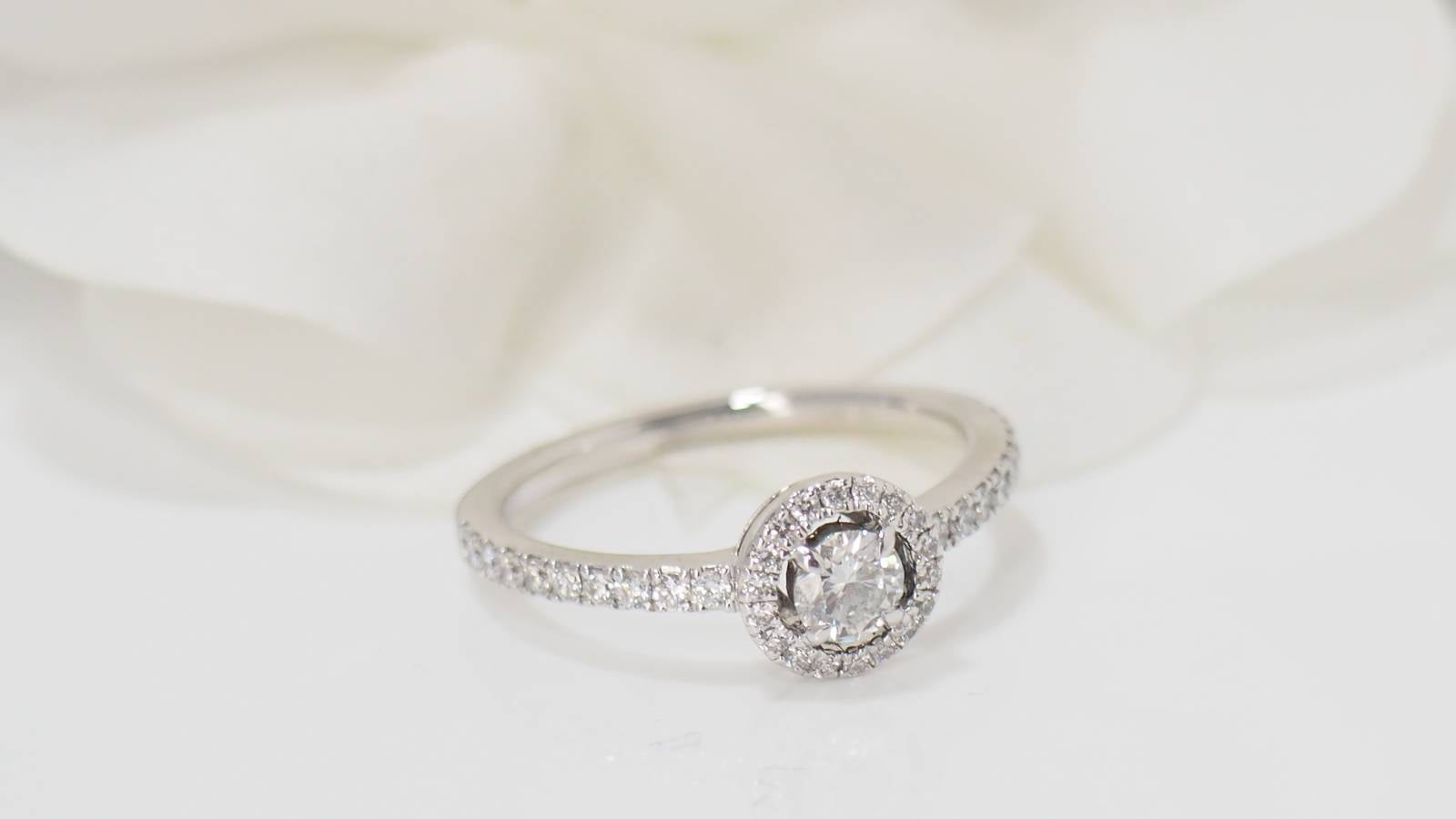 Messika solitaire ring Diamonds on white gold