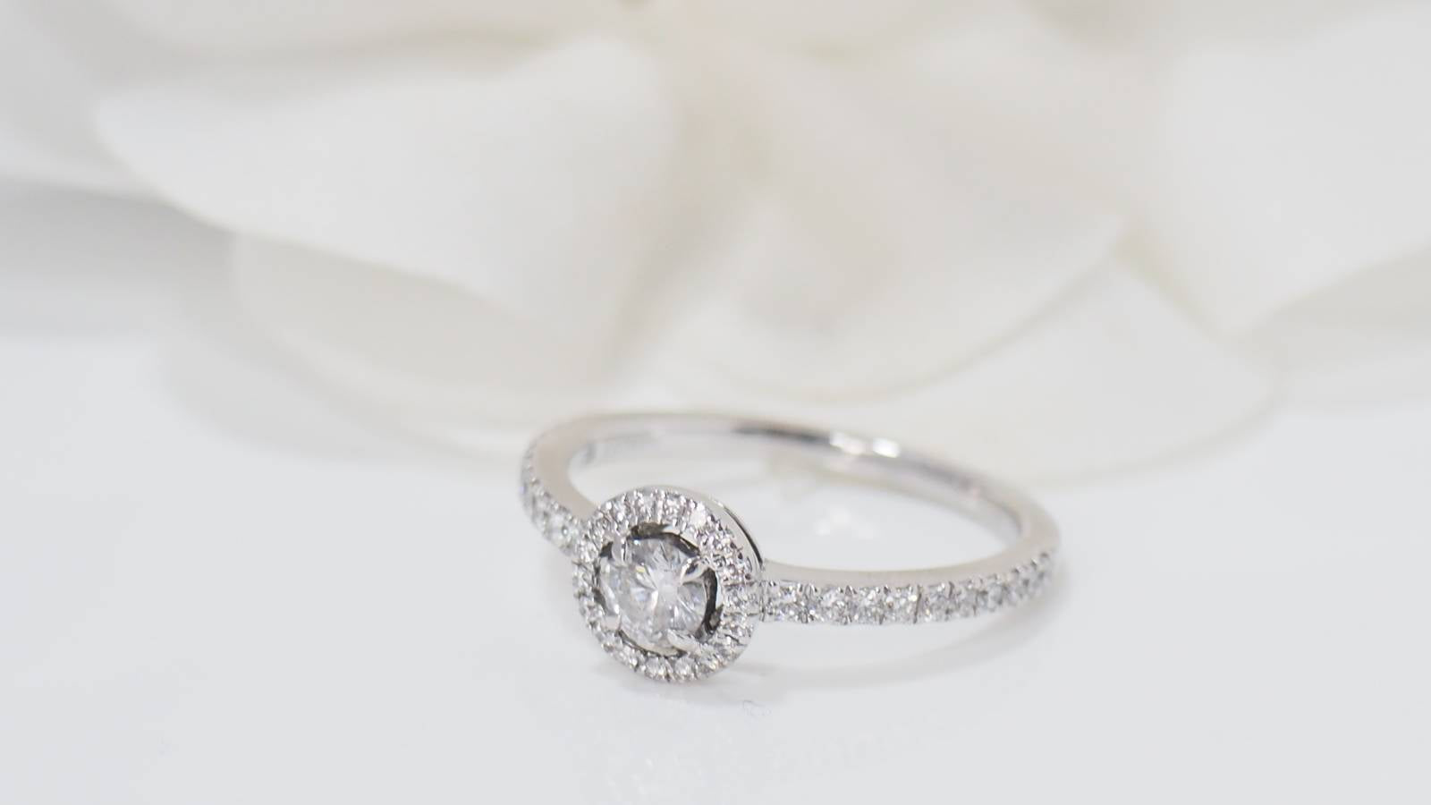 Messika solitaire ring Diamonds on white gold