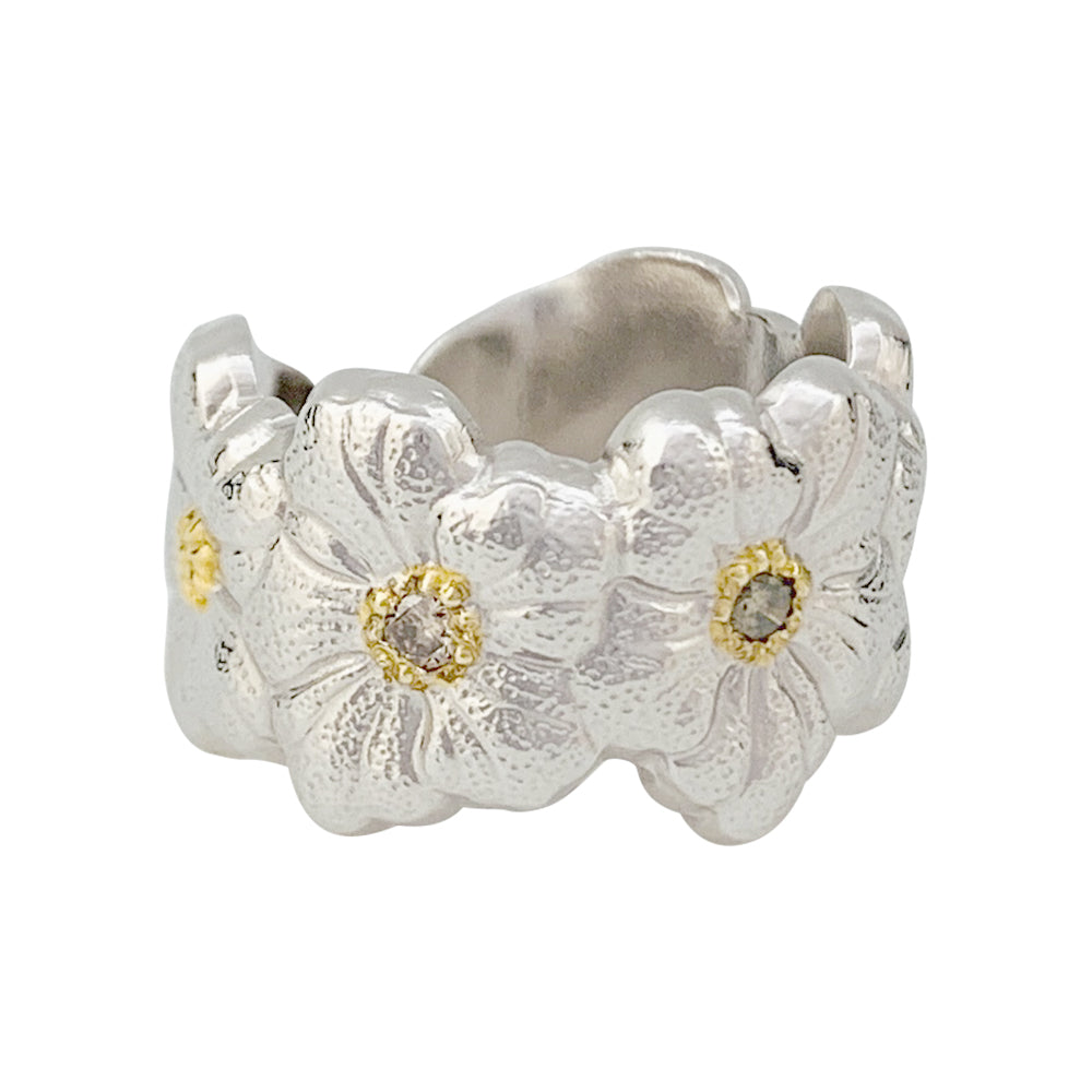 Bague Buccellati, "Blossoms Gardenia", argent, or jaune, diamants bruns.