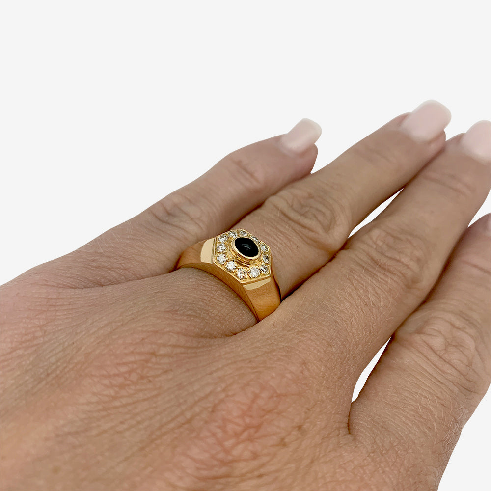 Bague Cartier or jaune diamants et saphir.
