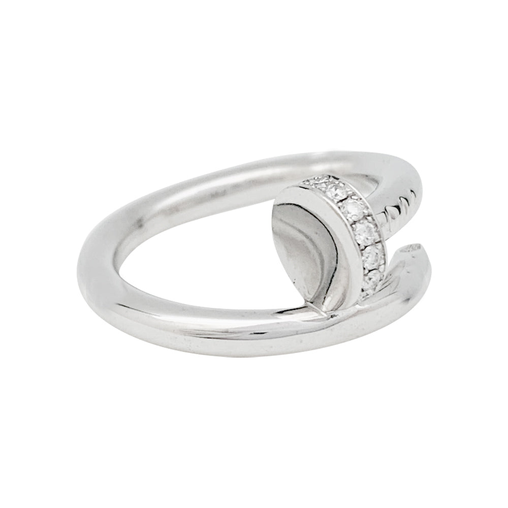 Bague Cartier "Juste un Clou" en or blanc et diamants.