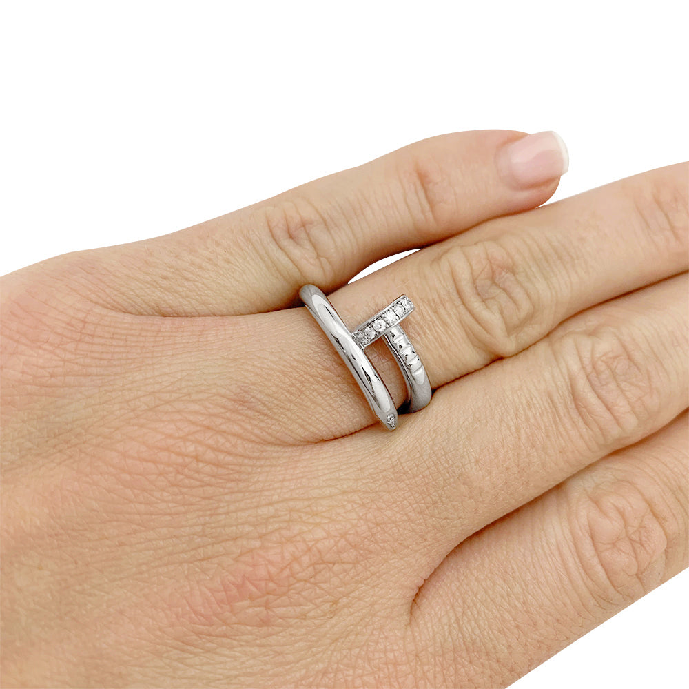 Bague Cartier "Juste un Clou" en or blanc et diamants.