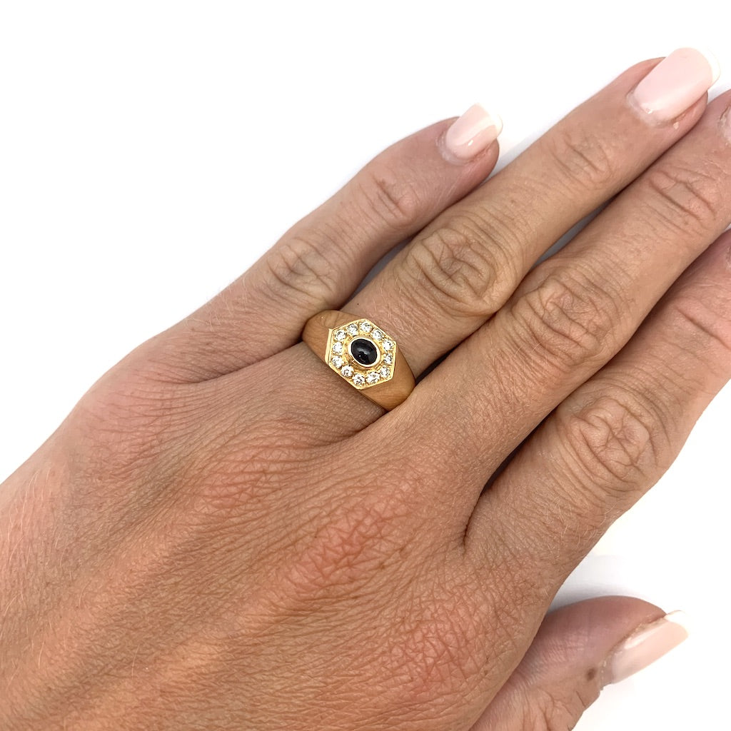 Bague Cartier or jaune diamants et saphir.