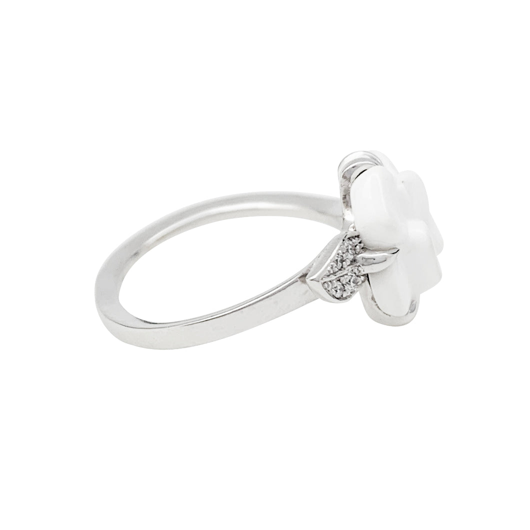 Chanel ring, "Camélia", white gold, white agate and diamonds.