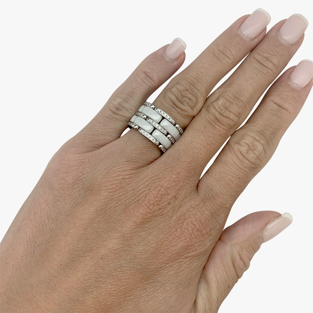 Chanel ring, "Ultra", white gold, white ceramic and diamonds.
