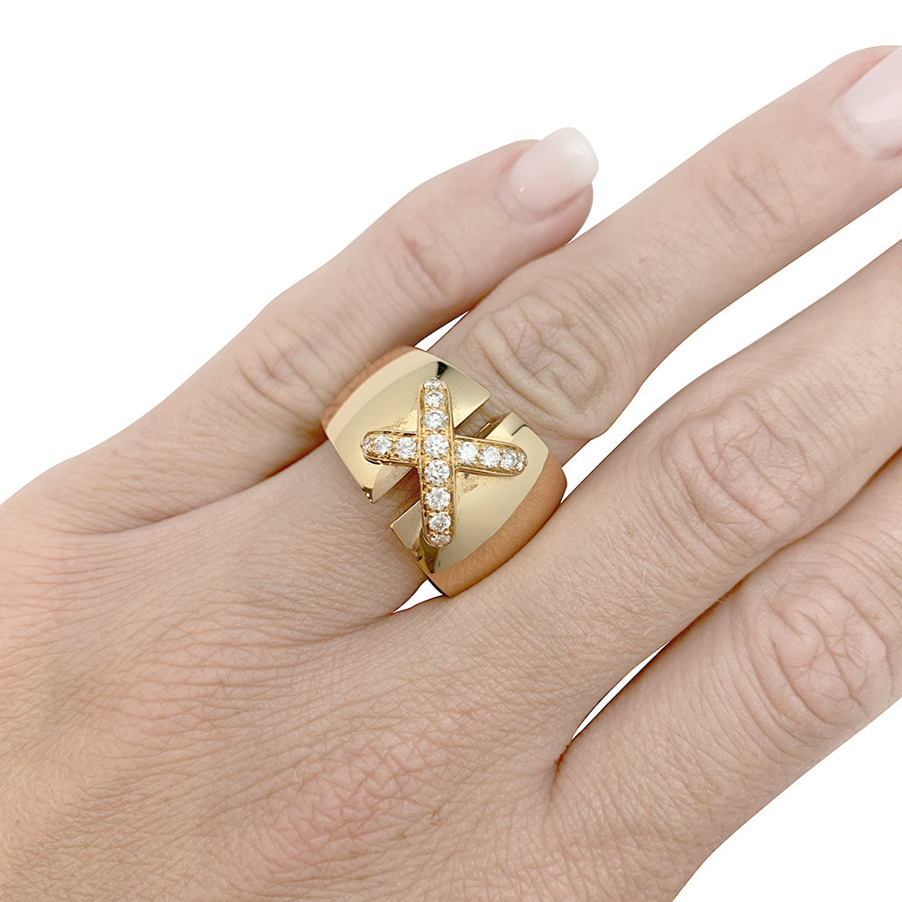Chaumet ring, "Liens" large model, yellow gold, diamonds.