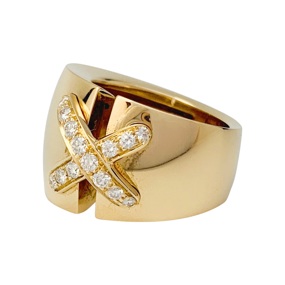 Chaumet ring, "Liens" large model, yellow gold, diamonds.