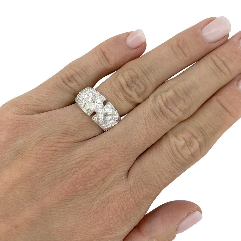 Chaumet ring in white gold, "Liens" model, diamonds.