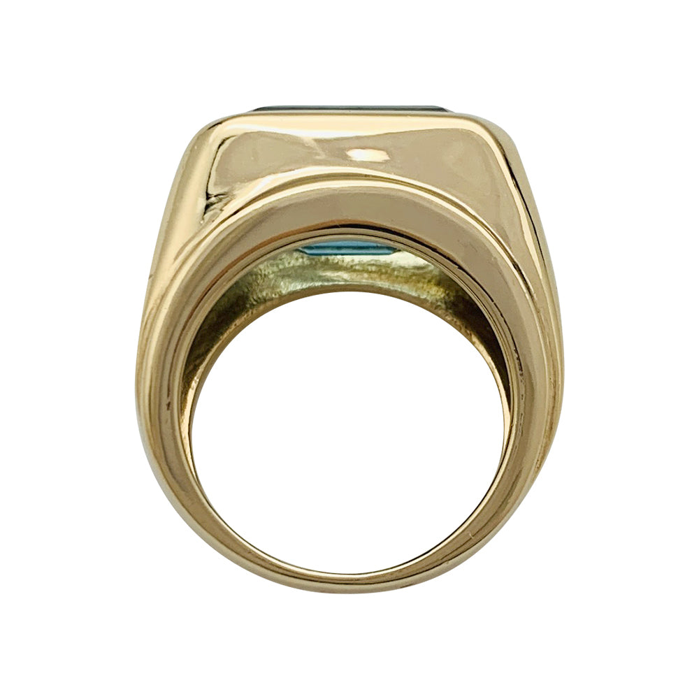 Fred ring in yellow gold and blue topaz.