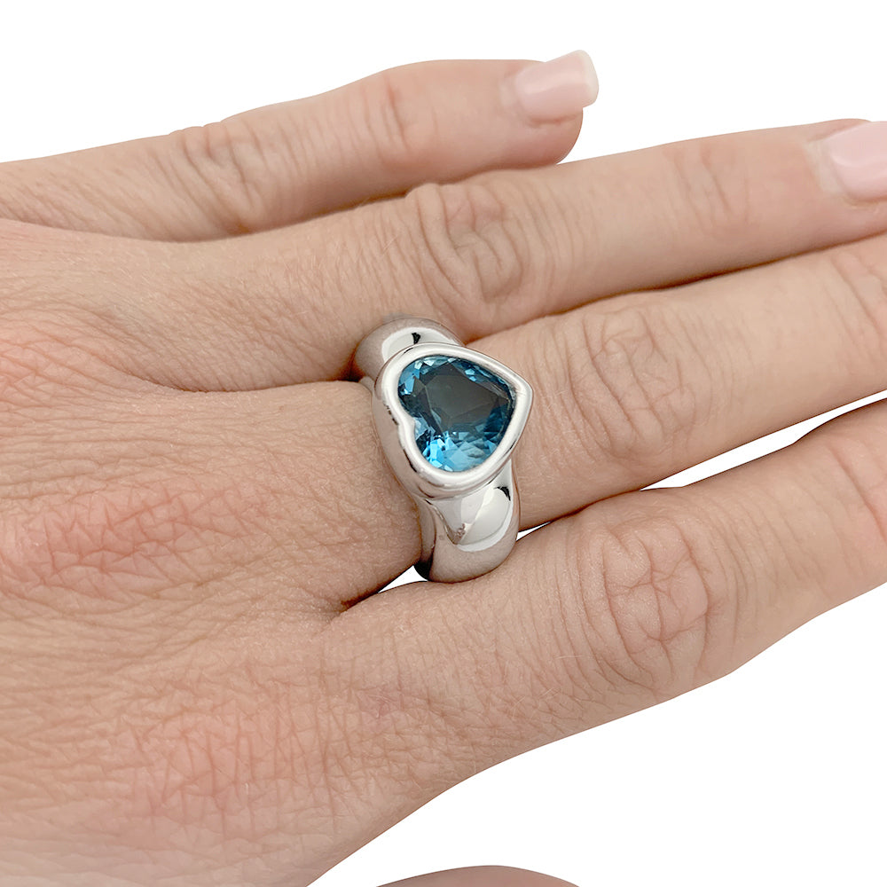 Piaget ring, "Heart", white gold and topaz.
