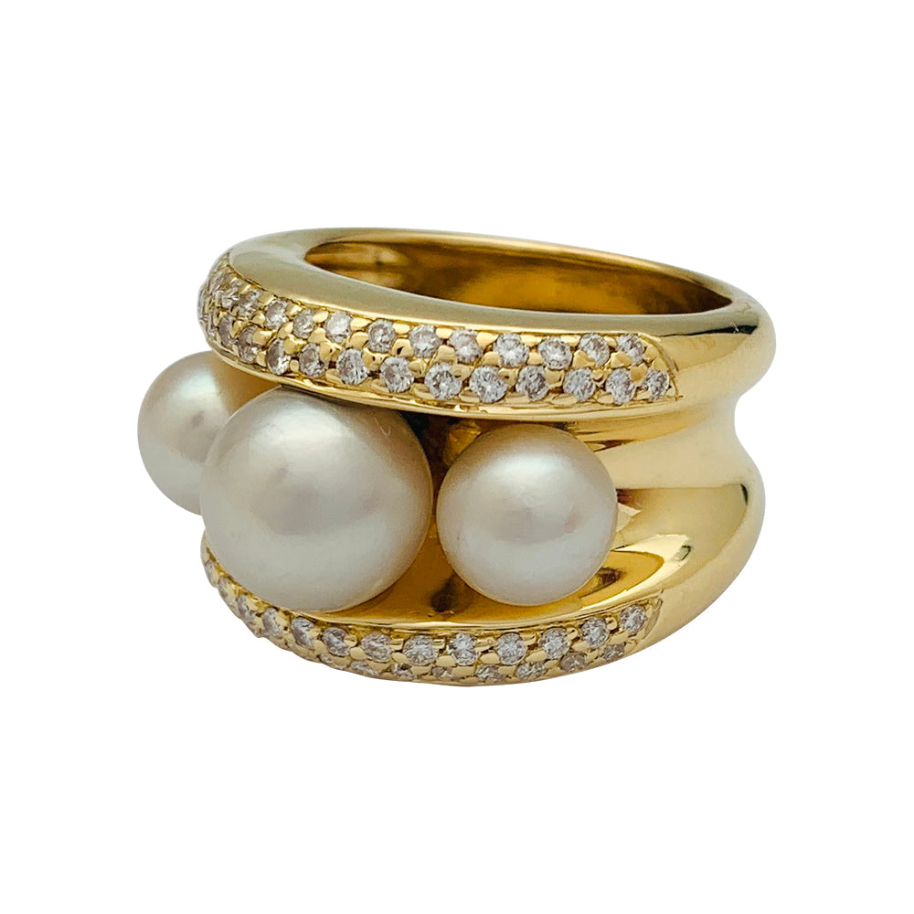Poiray ring, "Fidji", yellow gold, pearl and diamonds.