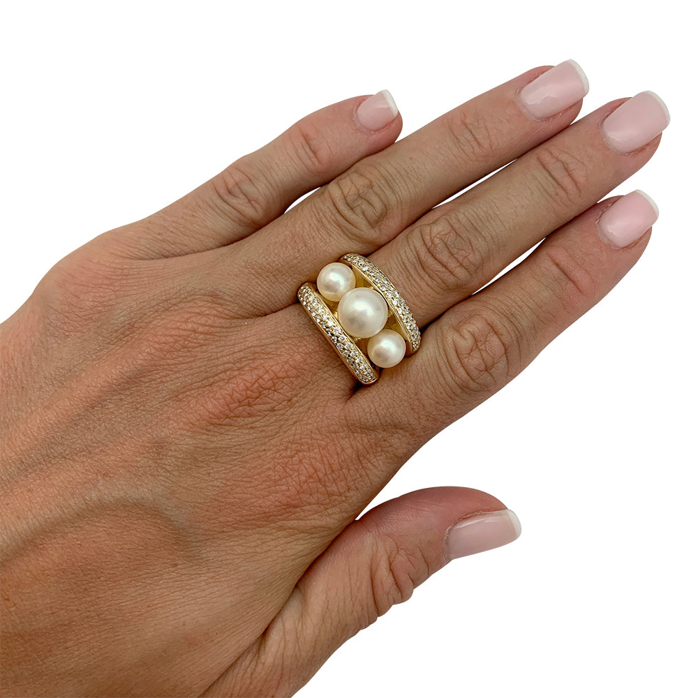 Poiray ring, "Fidji", yellow gold, pearl and diamonds.