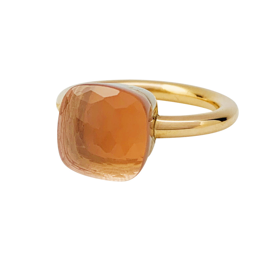 Pomellato ring, “Nudo”, pink and white gold, rose quartz.