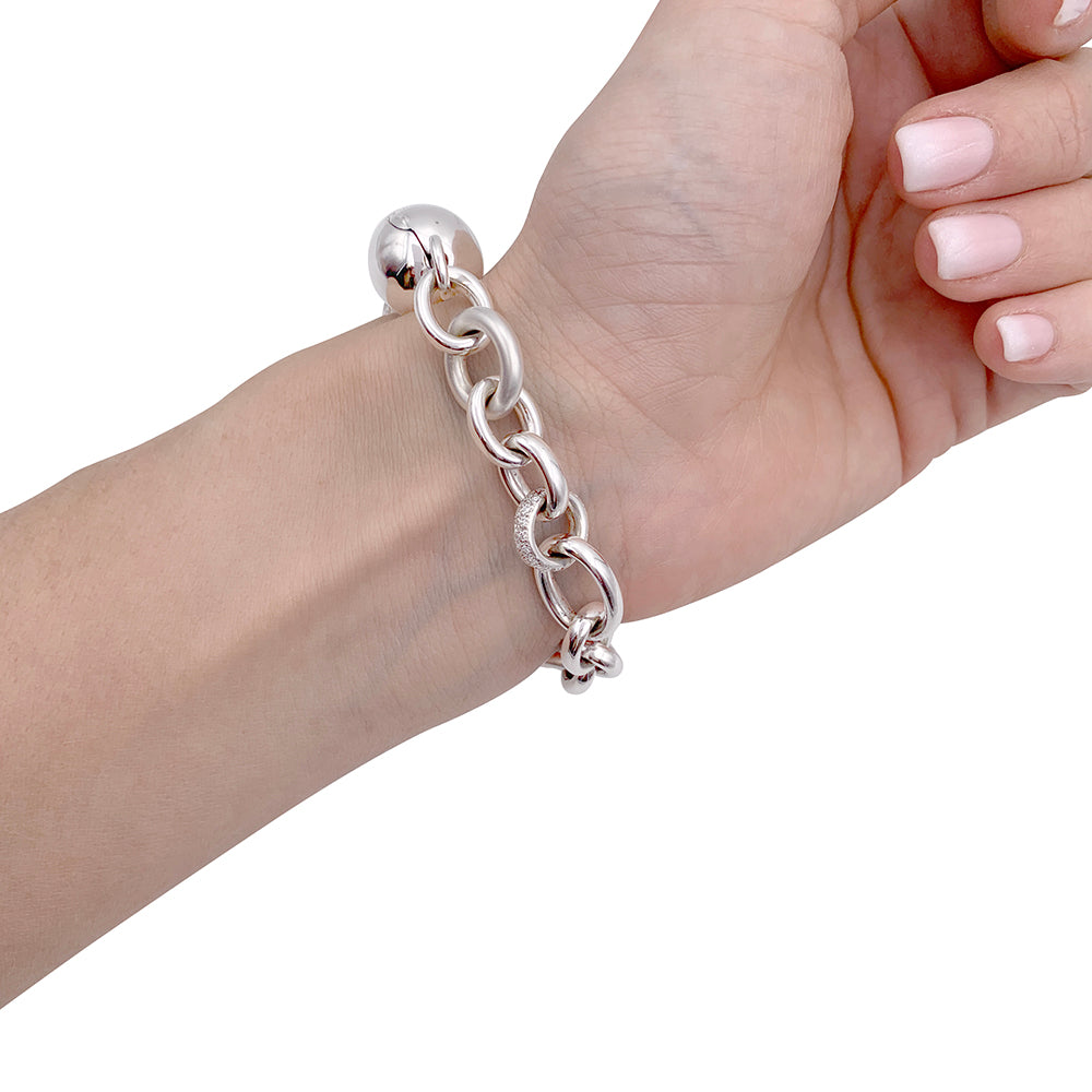 Pomellato bracelet in white gold, diamonds.