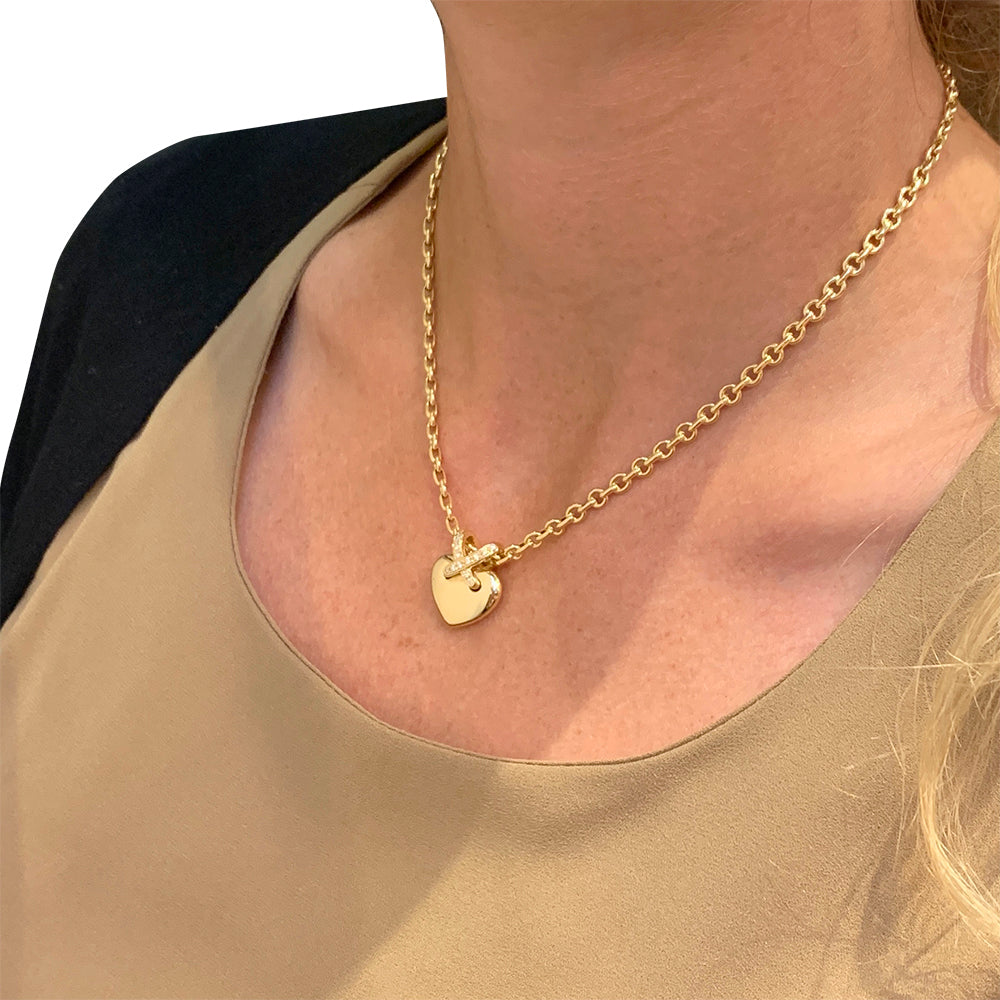 Chaumet "Liens" necklace in yellow gold and diamonds.
