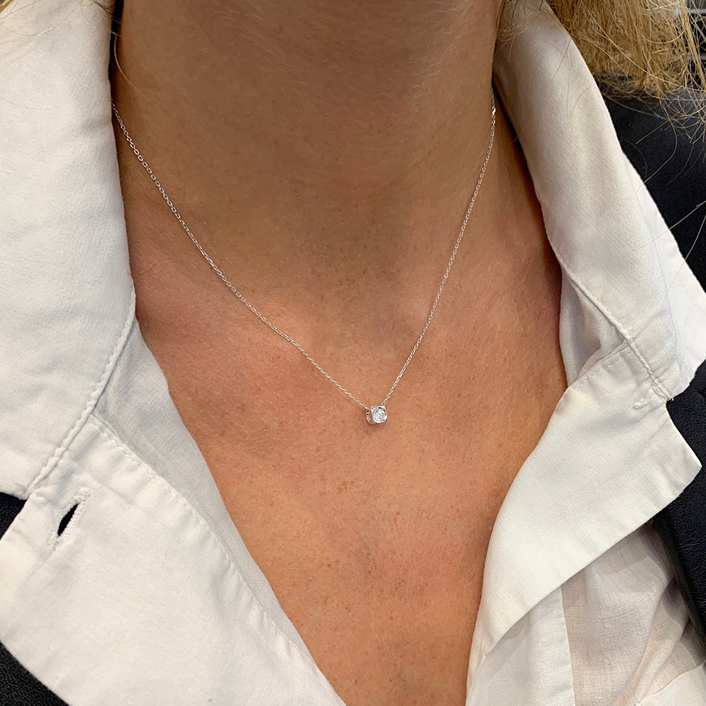 Dinh Van necklace, "The Cube", white gold, diamond.
