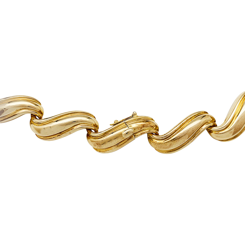 Vintage Chaumet yellow gold necklace.