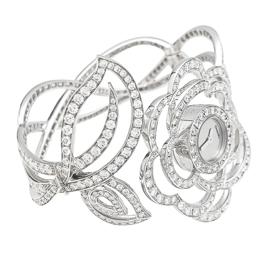 Exceptional Chanel "Fil de Camélia" watch in white gold and diamonds.