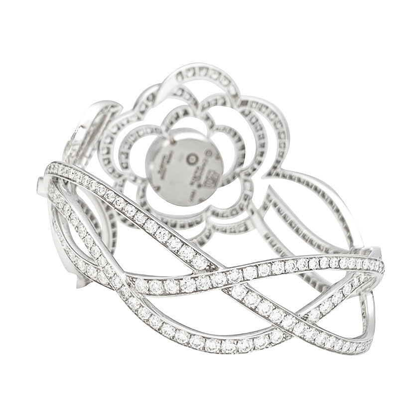 Exceptional Chanel "Fil de Camélia" watch in white gold and diamonds.