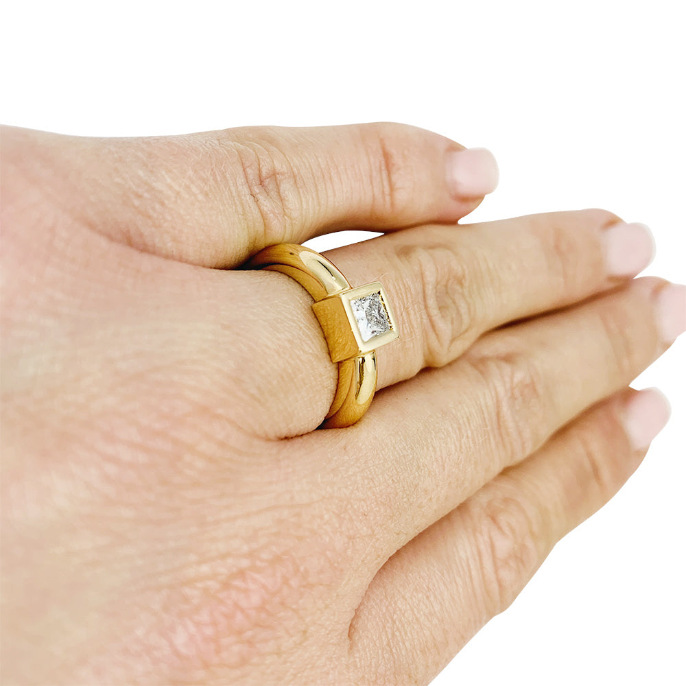 Fred Paris princess diamond solitaire, yellow gold.