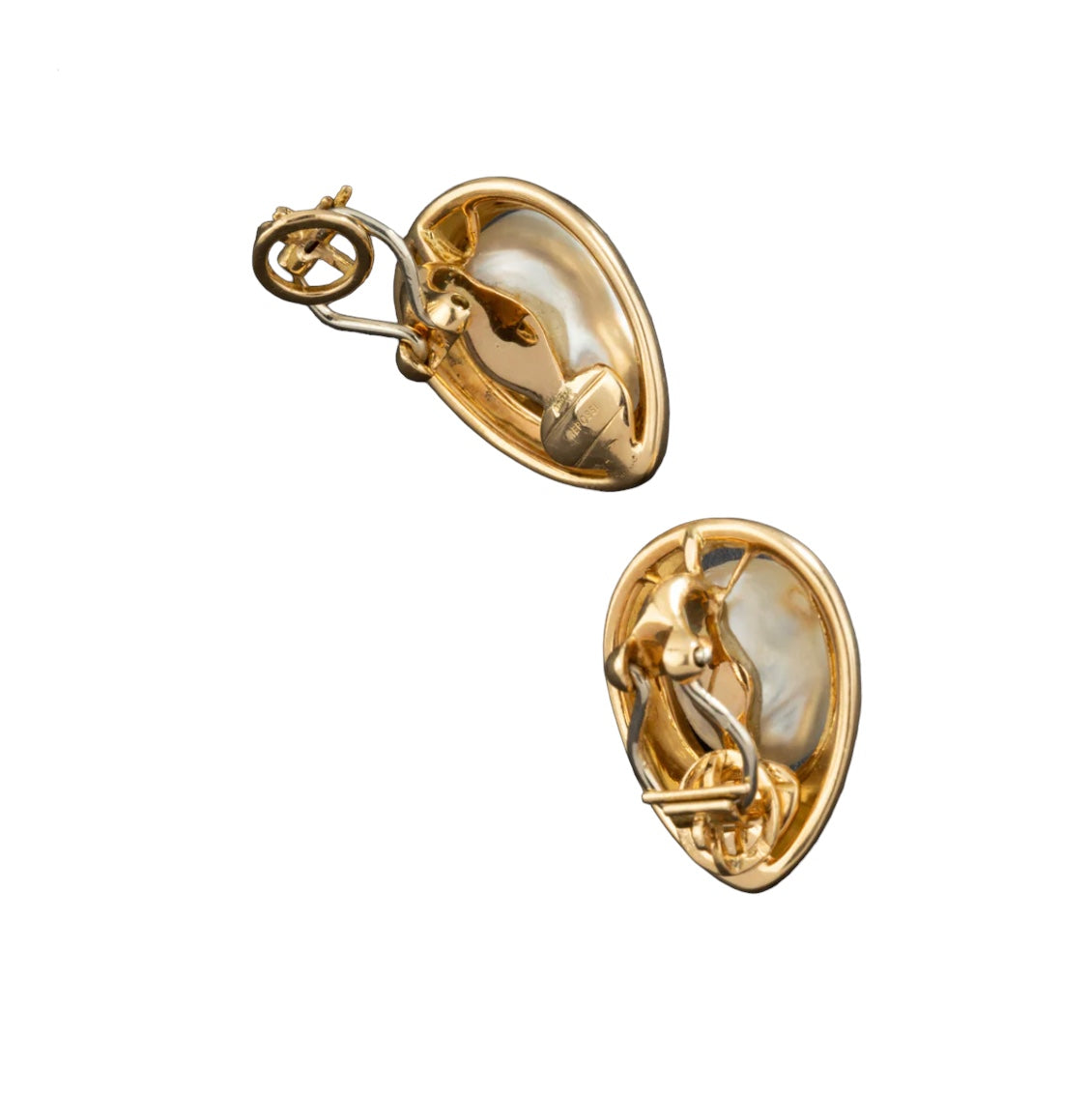 REPOSSI 18K yellow gold drop earrings adorned with baroque pearls.