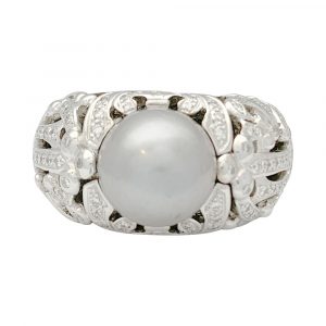 Bague Dior, “Désirée”, or blanc, diamants.