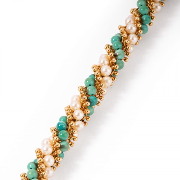 Bracelet Van Cleef & Arpels, modèle “Twist”, or jaune, perles de culture et turquoise. 4