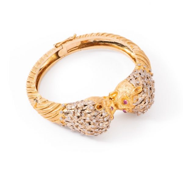 Bracelet Lalaounis “tête de lion” en or jaune 18 K, diamants et rubis 4