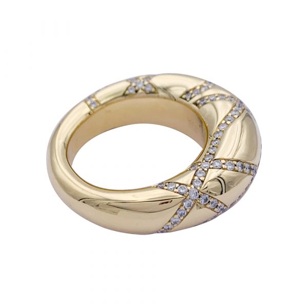 Bague Chaumet, “Anneau”, en or jaune, diamants. 5