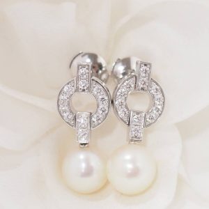 Boucles d’oreilles Himalia de Cartier en or blanc, diamants et perles de culture